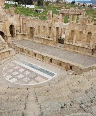 Entdecke die archäologische Stadt Jerash